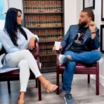 Scarlet Ortiz Instagram - Conversando con @robertdominguez sobre Texas y cómo puede afectar el idioma en un accidente y el miedo por ser migrante! Oído al tambor 🥁 No dejes de llamar a tu abogado si tienes un accidente!! #texas #houston #miami #abogados #abogadodeaccidentes #accident #accidente #choque #choquedeauto #accidentattorney