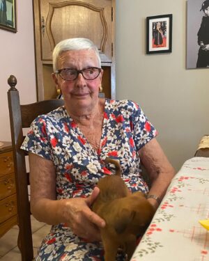 Angèle Instagram - ♥️🕊️ au revoir mamy pilou, tu seras toujours toujours toujours avec nous.