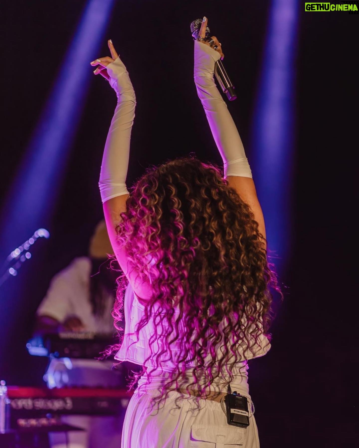 Tori Kelly Instagram - LA NIGHT 2 š¤
perfect way to close out this tour. thank you all for making it so specialš„¹