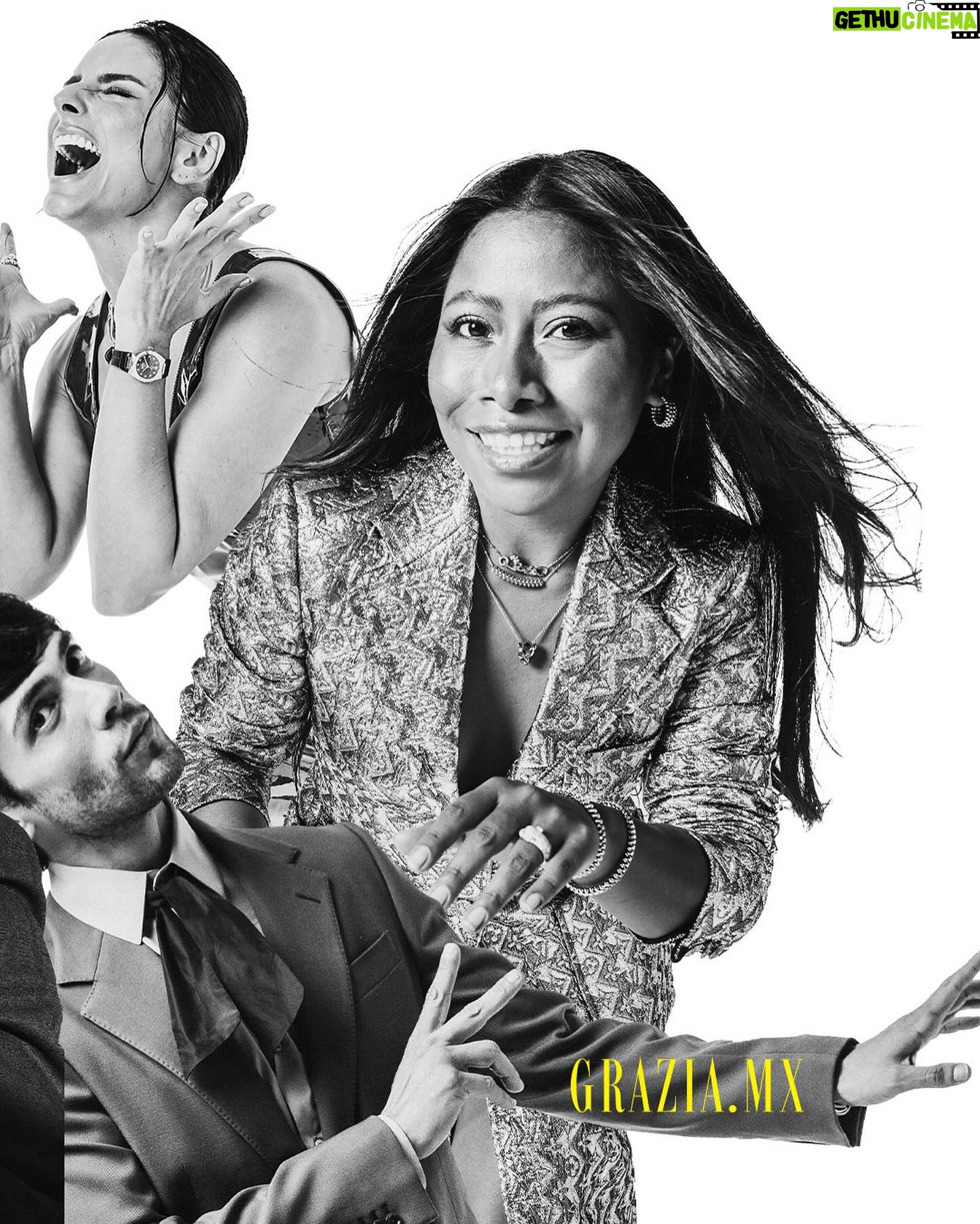 Karla Souza Instagram - Llega Octubre y es hora de celebrar contigo los primeros 10 años de Grazia México que desde Italia llegó para presentar el EASY CHIC!
En portada, nos acompañan 10 amigos de GRAZIA México y Latinoamérica:
Yalitza Aparicio, Irene Azuela, Diego Calva, Manolo Caro, Aislinn Derbez, Alberto Guerra, Bárbara López, Renata Notni, Karla Souza y Alejandro Speitzer.
No te pierdas esta edición de colección que, como siempre, trae para ti lo mejor en moda belleza y celebridades.
Let’s celebrate!
.
.
.
.
.
.
.
.
.
.
.
Yalitza Aparicio en #LouisVuitton #Cartier
Irene Azuela en #Chanel #Pomellato
Diego Calva #Gucci #Omega
Manolo Caro #LouisVuitton
Aislinn Derbez #Ferragamo #Tiffany&Co
Alberto Guerra #Prada #AudemarsPiguet
Barbara Lopez #DolceGabbana #Tiffany&Co
Renata Notni #Fendi #BULGARI
Karla Souza #Dior #Omega
Alejandro Speitzer #Zegna #BULGARI
.
.
.
.
.
Fotografía: @santiagorui
Editora de moda: @annielask
Directora Editorial. Toni Salamanca
@tonisalamanca
Makeup: @gusbortolotti
Hair: @ernestovargas_hair
Asistente de Foto. Javier Pérez @javiprez_
Bárbara López
Makeup: Isra Quiroz @israquiroz
Hair: Alejandro Iñiguez
@alejandroiniguezhair
Manolo Caro
Fotografía: Pablo Mingo @pablomingo
Grooming: @agosfaggianomakeupartist
PORTADA - 3 de 3
#grazia10 #aniversario #felizcumpleaños #HAPPYBIRTHDAY #GRAZIAMéxico