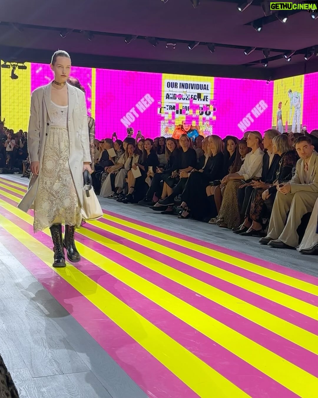 Fabiola Guajardo Instagram - Thank you @dior π€ @diorbeauty
Mi primera vez en Fashion Week Paris y me llevo los mejores recuerdos.
-
Gracias dream team @laloremis @esejuanfuentes @betoville