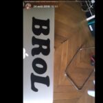 Angèle Instagram - Joyeux anniversaire Brol 🩵 Aux 12 chansons qui ont changé ma vie, composées dans ma chambre d’ado à Bruxelles, dans un sous sol avec des cafards à Paris, ou encore dans les Thalys. 
Merci à vous pour votre soutien depuis ces 5 précieuses années 🎶🎶