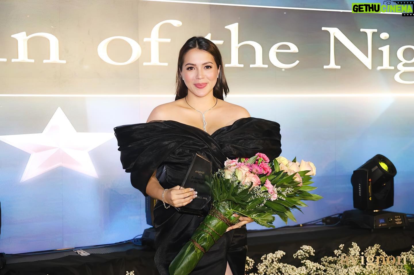 Julia Montes Instagram - The female awardee for Radiant Skin of the Night is Julia Montes as she glows with youthful skin and a well-toned, pampered body.
One highlight of the evening was the awarding of Avignon Radiant Skin of the Night. The Male awardee is none other than Sam Milby.
#AvignonClinic
#ExperienceAvignon
#ABSCBNBall2023