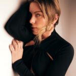 Ludwika Paleta Instagram – Desde pequeña, @ludwika_paleta conoció la fama, convirtiéndose en la mujer que es en la actualidad. ¿La clave para cumplir sus sueños? Constancia, disciplina y nunca dejar de creer. Madura, libre y con un porte inigualable, así es como envolvió a nuestras páginas del mes de octubre. Ve por tu revista print para leer la entrevista completa.

Créditos:
Director Editorial: @gerardangulo 
Fotografía: @carlos_ruizc
Realización: @sergio.valenzuelach 
Maquillaje: @pedroypablotorres 
Peinado: @pedroypablotorres
Asistente de moda: @michortizand 
Asistente de fotografía: @ivanovich_as 
Producción: @afra.cuellar