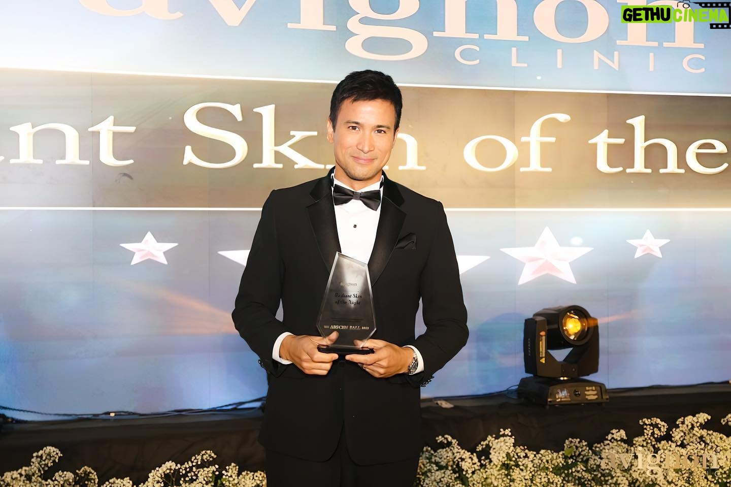 Julia Montes Instagram - The female awardee for Radiant Skin of the Night is Julia Montes as she glows with youthful skin and a well-toned, pampered body.
One highlight of the evening was the awarding of Avignon Radiant Skin of the Night. The Male awardee is none other than Sam Milby.
#AvignonClinic
#ExperienceAvignon
#ABSCBNBall2023