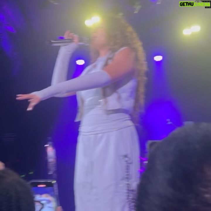 Tori Kelly Instagram - LA NIGHT 2 š¤
perfect way to close out this tour. thank you all for making it so specialš„¹