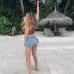 Bar Refaeli Instagram - 🏝️