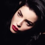 Merve Boluğur Instagram - Ha bir adım önde arkada
