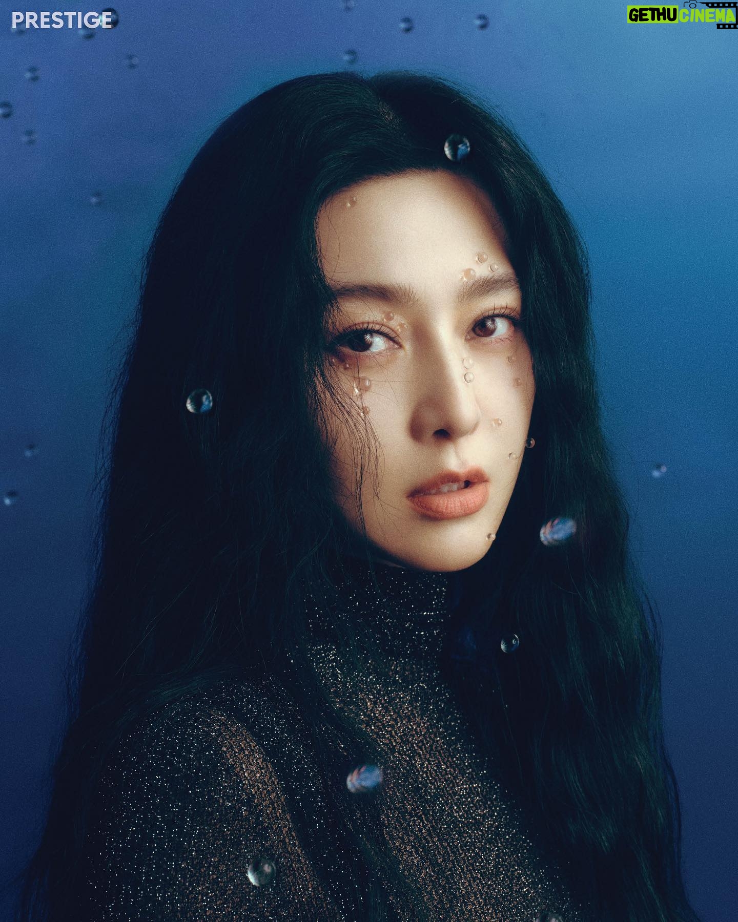Fan Bingbing Instagram - Here’s a powerful woman who walks her own path – confident in her own methods and her clout. No matter whether it’s building her beauty business, walking the red carpet or the runway, or portraying complex women on screen, Fan Bingbing can do it all. She shares her story with us in the link in bio.
-
Words: Stephanie Ip (@stephcureau)
Photography: Issac Lam (@issaclam_)
Photography producer: Hidi Lee (@hidiin)
Art direction: Ip Siu (@ipsiu)
Styling: Kim Bui Kollar (@aka.kimbui)
Hair stylist: Eda Lee (@edajogo)
Makeup artist: Bonnie Hu (@huyiyin8)
Manicurist: Mei Mei Yeung (@lila0nail)
Art team: Naomi Chui (@unbelievablena), Karina To (@karina_to_to_), Joan Leung (@joanyil)
Project management: Alex Loong (@esteloong)
Photography assistants: Jason Li (@jason6_17), Kiano (@kiano_)
Styling assistants: Anna Lam (@kudoallll), Mason Wong (@massill_)
Art direction assistant: Kumi Tong (@kumwtong)
Graffer: Hsiao, TK, Fei Lung
Production assistants: MK Suen, Alvin Chu
Jewellery: Mikimoto (@official_mikimoto)
Wardrobe: Kimhekim (@maison_kimhekim), Ferragamo (@ferragamo), Bottega Veneta, Vivian Luk Atelier (@vivianlukatelier)
Special thanks: Artist Management Jersey Chong (@jerseychong)
-
#Prestige #PrestigeCover