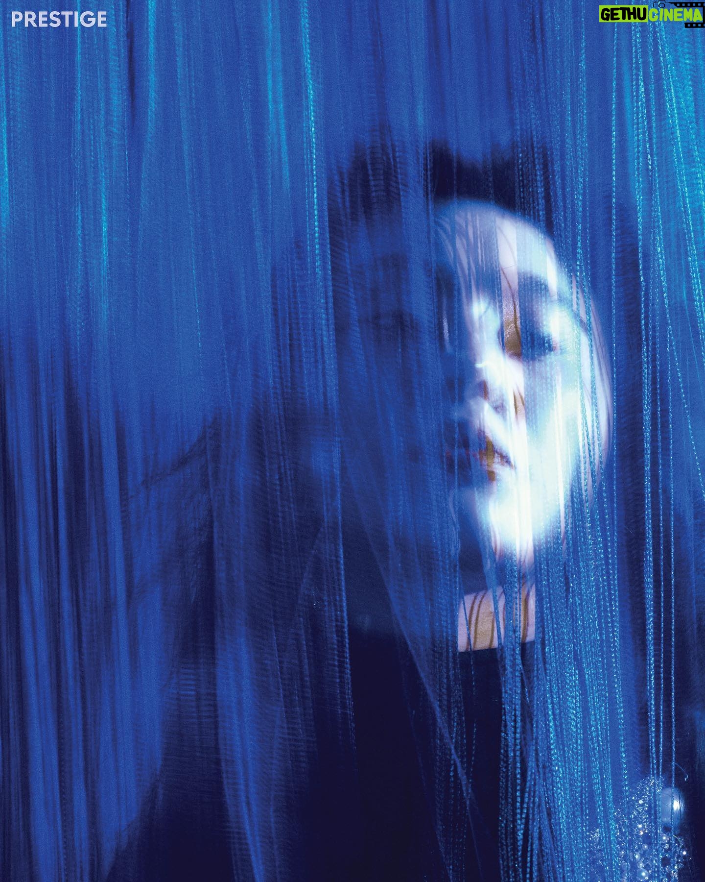 Fan Bingbing Instagram - Here’s a powerful woman who walks her own path – confident in her own methods and her clout. No matter whether it’s building her beauty business, walking the red carpet or the runway, or portraying complex women on screen, Fan Bingbing can do it all. She shares her story with us in the link in bio.
-
Words: Stephanie Ip (@stephcureau)
Photography: Issac Lam (@issaclam_)
Photography producer: Hidi Lee (@hidiin)
Art direction: Ip Siu (@ipsiu)
Styling: Kim Bui Kollar (@aka.kimbui)
Hair stylist: Eda Lee (@edajogo)
Makeup artist: Bonnie Hu (@huyiyin8)
Manicurist: Mei Mei Yeung (@lila0nail)
Art team: Naomi Chui (@unbelievablena), Karina To (@karina_to_to_), Joan Leung (@joanyil)
Project management: Alex Loong (@esteloong)
Photography assistants: Jason Li (@jason6_17), Kiano (@kiano_)
Styling assistants: Anna Lam (@kudoallll), Mason Wong (@massill_)
Art direction assistant: Kumi Tong (@kumwtong)
Graffer: Hsiao, TK, Fei Lung
Production assistants: MK Suen, Alvin Chu
Jewellery: Mikimoto (@official_mikimoto)
Wardrobe: Kimhekim (@maison_kimhekim), Ferragamo (@ferragamo), Bottega Veneta, Vivian Luk Atelier (@vivianlukatelier)
Special thanks: Artist Management Jersey Chong (@jerseychong)
-
#Prestige #PrestigeCover
