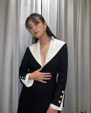 Han Hyo-joo Instagram - 안녕 부산 👋🏻

28th BUSAN INTERNATIONAL FILM FESTIVAL