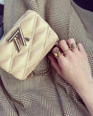 Suzu Hirose Instagram - ❤️
Thank you for inviting @louisvuitton 
#invitedbyLouisVuitton