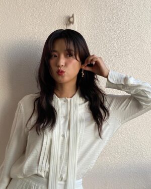 Han Hyo-joo Instagram - 다이내믹 부산
Dynamic Busan 👋🏻🤪🙏🏻✨