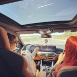 Şevval Sam Instagram - Annemle yollarda.. @bmwturkiye 💙🖤🤍🖤💙 ❤️ @lemansamm #dahagidecekçokyolumuzvar #işbirliği