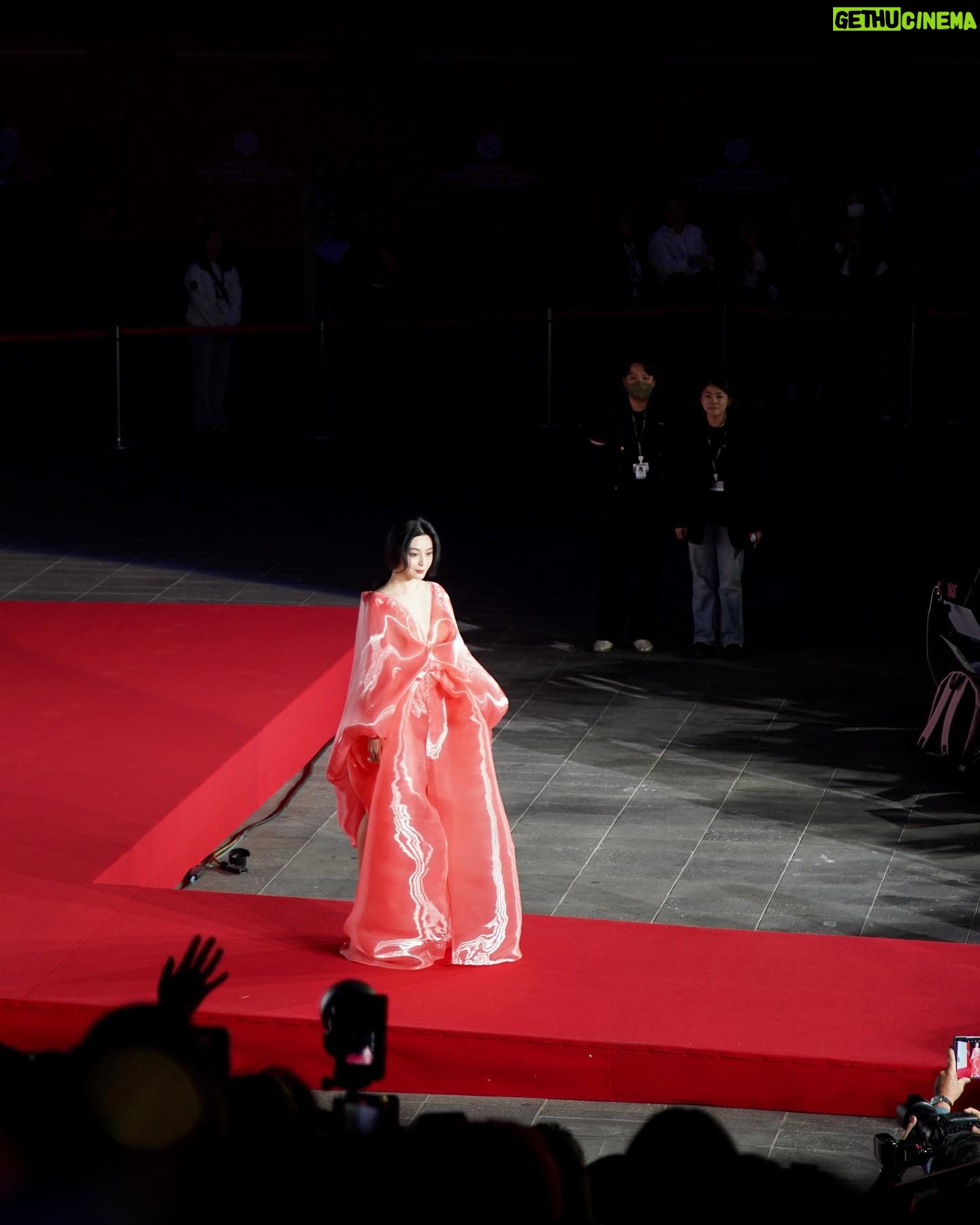 Fan Bingbing Instagram - The 28th Busan International Film Festival.
How do you like my jelly dress? 😁