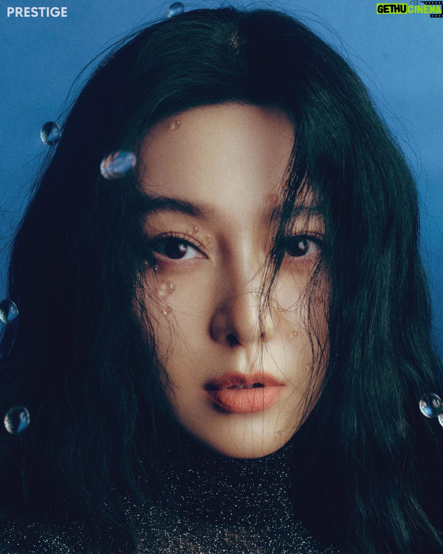 Fan Bingbing Instagram - Here’s a powerful woman who walks her own path – confident in her own methods and her clout. No matter whether it’s building her beauty business, walking the red carpet or the runway, or portraying complex women on screen, Fan Bingbing can do it all. She shares her story with us in the link in bio.
-
Words: Stephanie Ip (@stephcureau)
Photography: Issac Lam (@issaclam_)
Photography producer: Hidi Lee (@hidiin)
Art direction: Ip Siu (@ipsiu)
Styling: Kim Bui Kollar (@aka.kimbui)
Hair stylist: Eda Lee (@edajogo)
Makeup artist: Bonnie Hu (@huyiyin8)
Manicurist: Mei Mei Yeung (@lila0nail)
Art team: Naomi Chui (@unbelievablena), Karina To (@karina_to_to_), Joan Leung (@joanyil)
Project management: Alex Loong (@esteloong)
Photography assistants: Jason Li (@jason6_17), Kiano (@kiano_)
Styling assistants: Anna Lam (@kudoallll), Mason Wong (@massill_)
Art direction assistant: Kumi Tong (@kumwtong)
Graffer: Hsiao, TK, Fei Lung
Production assistants: MK Suen, Alvin Chu
Jewellery: Mikimoto (@official_mikimoto)
Wardrobe: Kimhekim (@maison_kimhekim), Ferragamo (@ferragamo), Bottega Veneta, Vivian Luk Atelier (@vivianlukatelier)
Special thanks: Artist Management Jersey Chong (@jerseychong)
-
#Prestige #PrestigeCover
