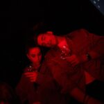 Claudia Salas Instagram – Londres ha sido exprés pero oye, saboreada hasta la última gota.
Al final un viaje es una experiencia y la experiencia la hacen las personas. Gracias a la familia de @beefeatergin_es por regalárnosla y mostrarnos la otra cara de la ciudad. 
Y a todos los descubrimientos que me llevo conmigo. Salud y por más.
#Beefeater #BeefeaterLondon 
Disfruta de un consumo responsable. 40º

❤️