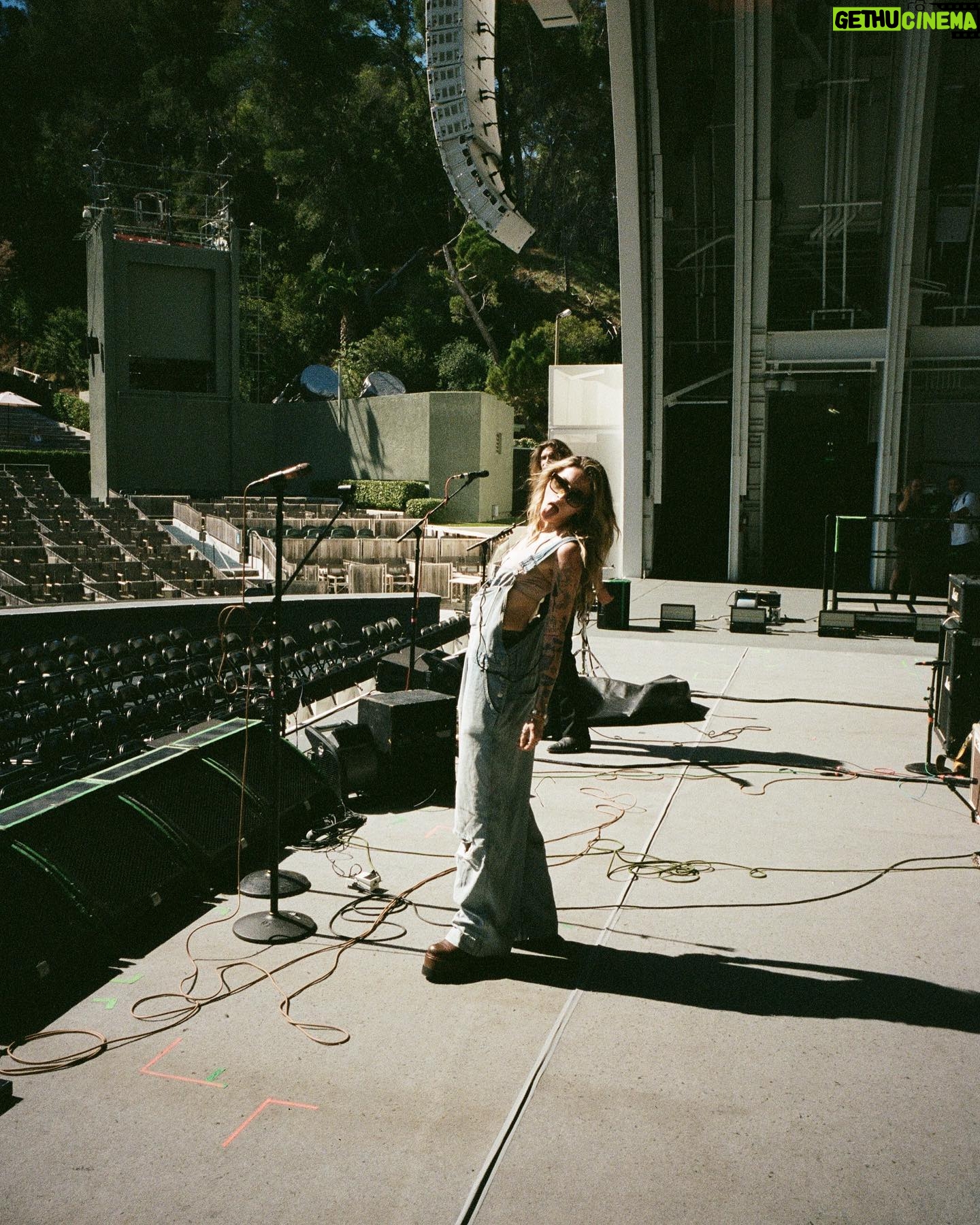 Paris Jackson Instagram - post & pre show by vic