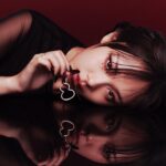BIBI Instagram - @cosmopolitankorea @qeelinjewellery ❤️🖤