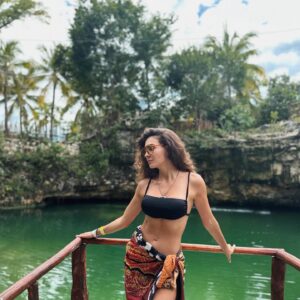 Ebru Şahin Instagram - 🌴 #tb