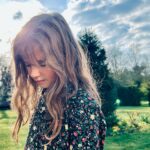 Poppy Delevingne Instagram - Juno POP is 8 today… 🌟
Happy Birthday not so little one. I love you beyond even though you promised me you’d stop growing up. You’re the light in all of our lives (that naughty infectious giggle says it all) ~ & my greatest JOY is getting to be your auntie. Keep shining babygirl, 💛
@cdelevingne @edwardajgrant