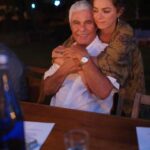 Özge Özpirinçci Instagram - Hoşçakal babişko. Merak edip de göremediğin her yerdesin artık… Seni çok seviyorum!