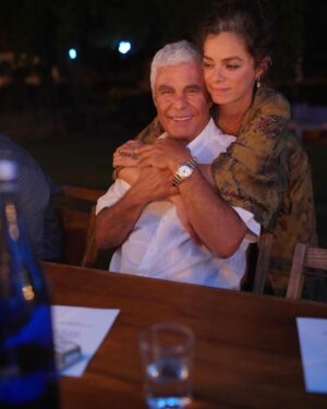 Özge Özpirinçci Instagram - Hoşçakal babişko. Merak edip de göremediğin her yerdesin artık… Seni çok seviyorum!