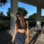 Daniela Calle Instagram - 10/10 al clima de miami / queriendo que sea viernes para que escuchen y vean boca a boca 👄