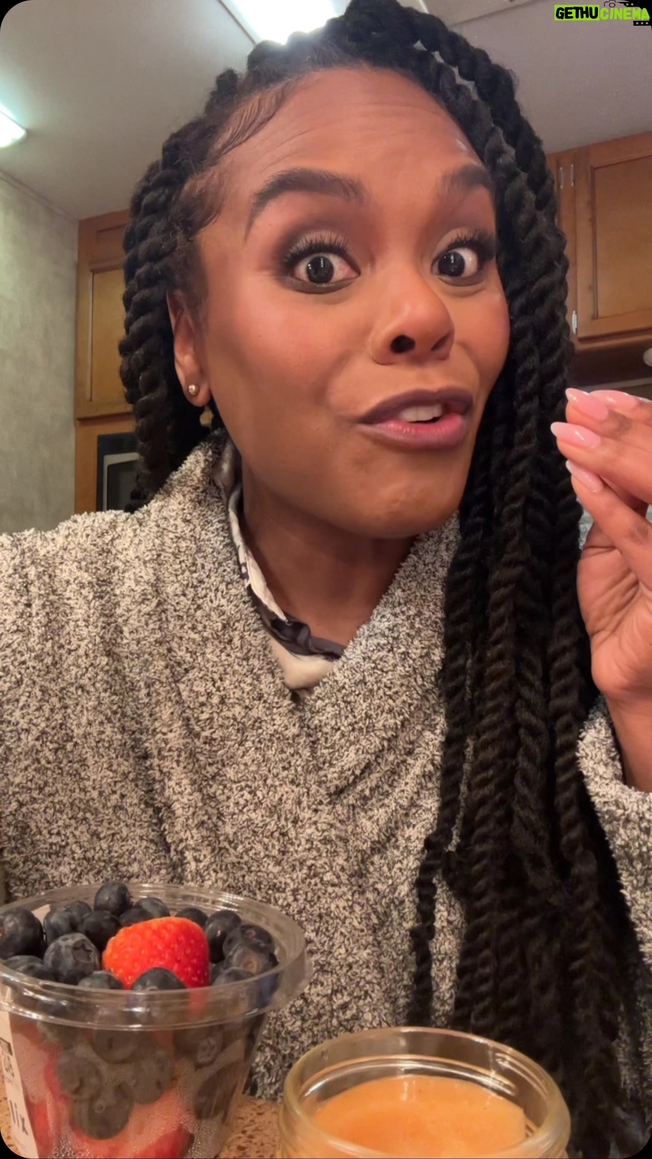 Tabitha Brown - 60.1K Likes - Just a little reminder to put something alive in your body today! Seamoss or fresh fruit is a great optionโค๏ธ. Thank you @justcookingwithlove for my peach cobbler seamoss, I taste the loveโค๏ธ. Love you! #tabithabrown #seamoss #vegan #raw #alive #food