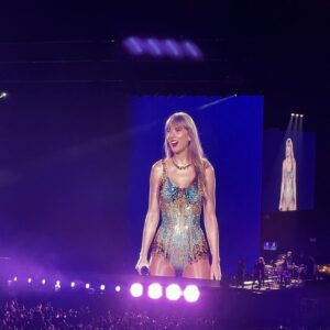Violette Wautier Instagram - friendsfly ตอนใหม่ออกแล้วววว มีความสุขจังที่ได้ไปดู Taylor Swift The Eras Tour 😭💜