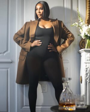 Cynthia Bailey Instagram - “stay focused on your happy place. that’s where you want to live.”🤎

#selflove 
#loveera 
#cynthiabailey 
#staythecourse 
#godswill 

Man’s World
Posing 101
@cynthiabailey   @mrdblanks
📸: @j.paschalphoto
Direction and edited by @mrdblanks
Styling and clothing by @dedrickhhthomas for @hideokibespoke
@makeup and grooming @jlamarbeauty
Hair by @kmhwigdesigners
Production assistant @frenchkiss4you @j.paschalphoto
#contentking #cynthiabailey #derekblanks #hideoki #mensfashion