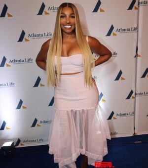 NeNe Leakes Instagram - SWIPE: Stepped out last night to support my friend Ervin Johnson and Atlanta Life Insurance 

Bumped into a ton of Atlanta socialites (I’ll post them in my story😜) Fun times! now let me crawl on back ova here in my corner!

Dress: Alexander McQueen
Shoes: Christian Louboutin
Smile by Nene Leakes 

Enjoy NL💋