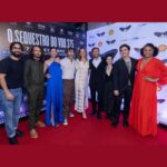 Juliana Alves Instagram - Noite de Tapete Vermelho para exibição de “O sequestro do voo 375” no @festivaldorio 

Foi incrível assistir junto com o público e sentir que nosso filme encantou tanta gente. Foi aplaudido vários vezes durante a exibição. 
Roteiro, produção, direção e elenco espetaculares! Que orgulho! 
A estreia promete! Dezembro é logo ali 👀🛩️✈️

#festivaldorio #sequestrodovoo375