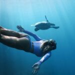 Kinsey Wolanski Instagram - I’m about to diveeee in 😂🌊 

#ocean #diving #vacation