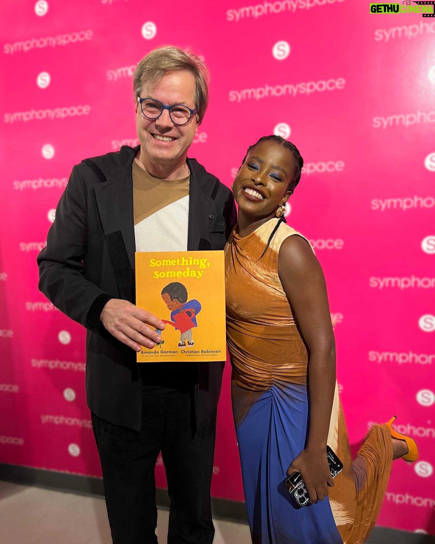Amanda Gorman Instagram - This is the moment where we met - when Amanda presented her new book to #NYC.
Today we are so thrilled to announce our exciting collaboration that combines the things we each love most - Poetry and cello suites by JS Bach!
Join us on February 17, 2024 for one night only at Carnegie Hall, Isaac Stern Auditorium - presented by Dorn Music.
AN EVENING OF POETRY AND BACH
ποΈ SATURDAY, FEB 17, 2024
π Carnegie Hall - Stern Auditorium / Perelman Stage @carnegiehall
ποΈ π in Bio
PERFORMERS:
Jan Vogler @janvoglercello
Amanda Gorman @amandascgorman
πΈ Laura Hatanaka @laur.uh
#amandagorman #amandagormanpoetry #amandagormanpoet #janvogler #janvoglercello #bachcellosuites #bach #cello #nycconcerts #somethingsomeday #carnegiehall #poetryandbach @jensenartists #jensenartists #dornmusicpresents #dornmusic