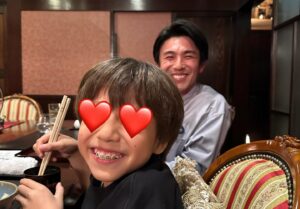 Riisa Naka Instagram - 2023.10.18❤️
34さいになりました🩷🩷🩷

みんなお祝いしてくれてありがとう🥹❤️🫶🏻🔥

毎日の人生が濃厚すぎて
まだ34さいなのか〜って気分だけど😂w

34さいもニコニコですごせますように🥰

1.けみおくんがフィルムカメラで撮ってくれたツーショット❤️
2.ありさちゃんと念願のはじめて食事会ではじめてなのに誕生日祝ってもらっちゃった写真🤣🫶🏻🩵
3.キツネさんがフィルムのツーショ気に入ってて先にインスタアップされて草🌱
4.誕生日当日伊勢丹でピアス買わせた後に鉄板焼き奢ってもらってご満悦のファミリーショット💰🔥✨
5.トカゲくんがパパのモネマネしまーすって思いっきり目を細めてきて可愛いかった時の😂❤️💕w
6.里依紗の里がどっかに忘れられてて爆笑のバースデープレート🤣🫶🏻

BIGLOVE❤️