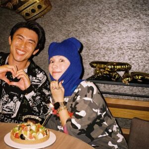 Riisa Naka Instagram - 2023.10.18❤️
34さいになりました🩷🩷🩷

みんなお祝いしてくれてありがとう🥹❤️🫶🏻🔥

毎日の人生が濃厚すぎて
まだ34さいなのか〜って気分だけど😂w

34さいもニコニコですごせますように🥰

1.けみおくんがフィルムカメラで撮ってくれたツーショット❤️
2.ありさちゃんと念願のはじめて食事会ではじめてなのに誕生日祝ってもらっちゃった写真🤣🫶🏻🩵
3.キツネさんがフィルムのツーショ気に入ってて先にインスタアップされて草🌱
4.誕生日当日伊勢丹でピアス買わせた後に鉄板焼き奢ってもらってご満悦のファミリーショット💰🔥✨
5.トカゲくんがパパのモネマネしまーすって思いっきり目を細めてきて可愛いかった時の😂❤️💕w
6.里依紗の里がどっかに忘れられてて爆笑のバースデープレート🤣🫶🏻

BIGLOVE❤️