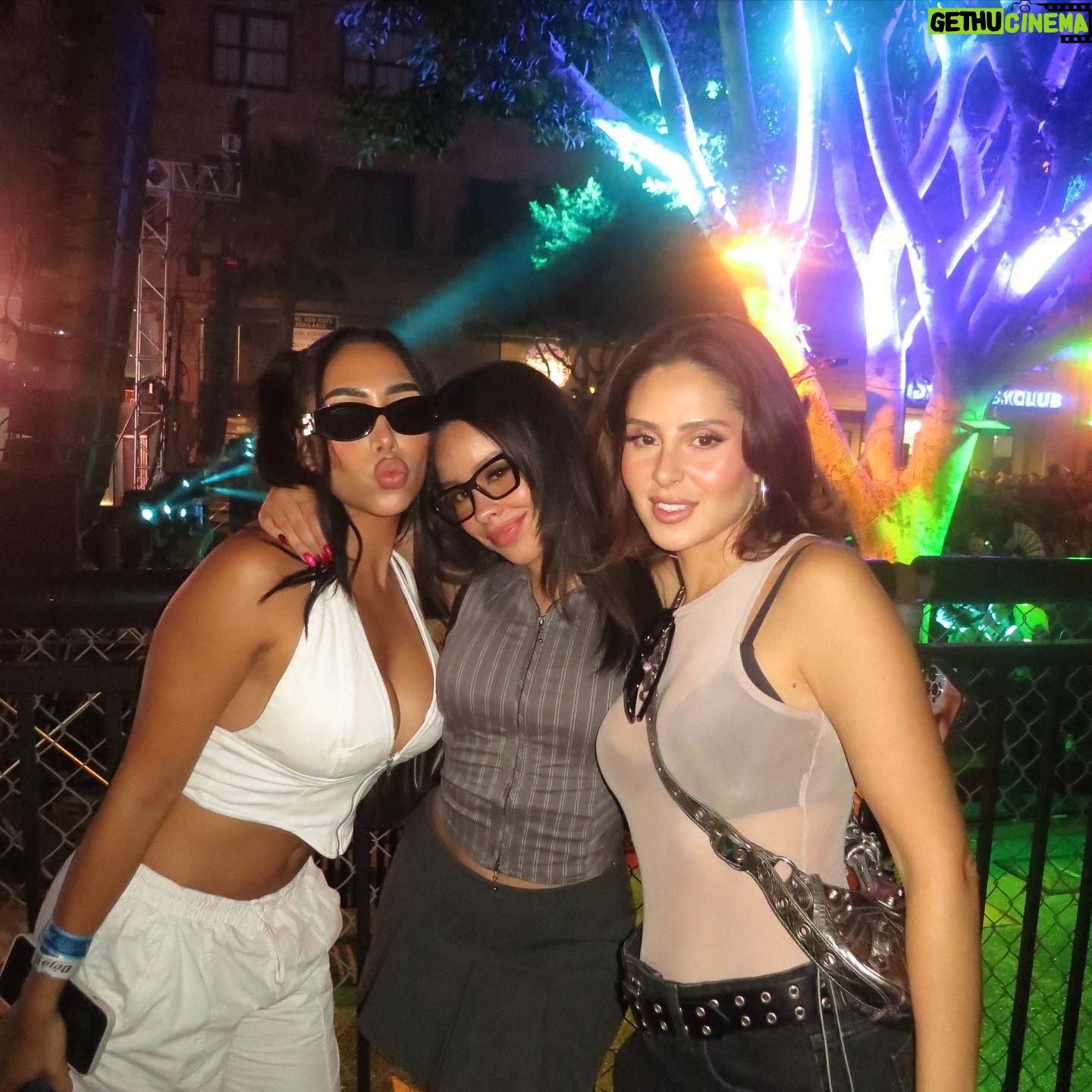Cierra Ramirez Instagram - hands down coolest concert i’ve ever been to @chrislake & @followthefishtv🤯💗 can’t wait to tell my future kids about this one day lol