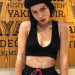 Merve Boluğur Instagram -