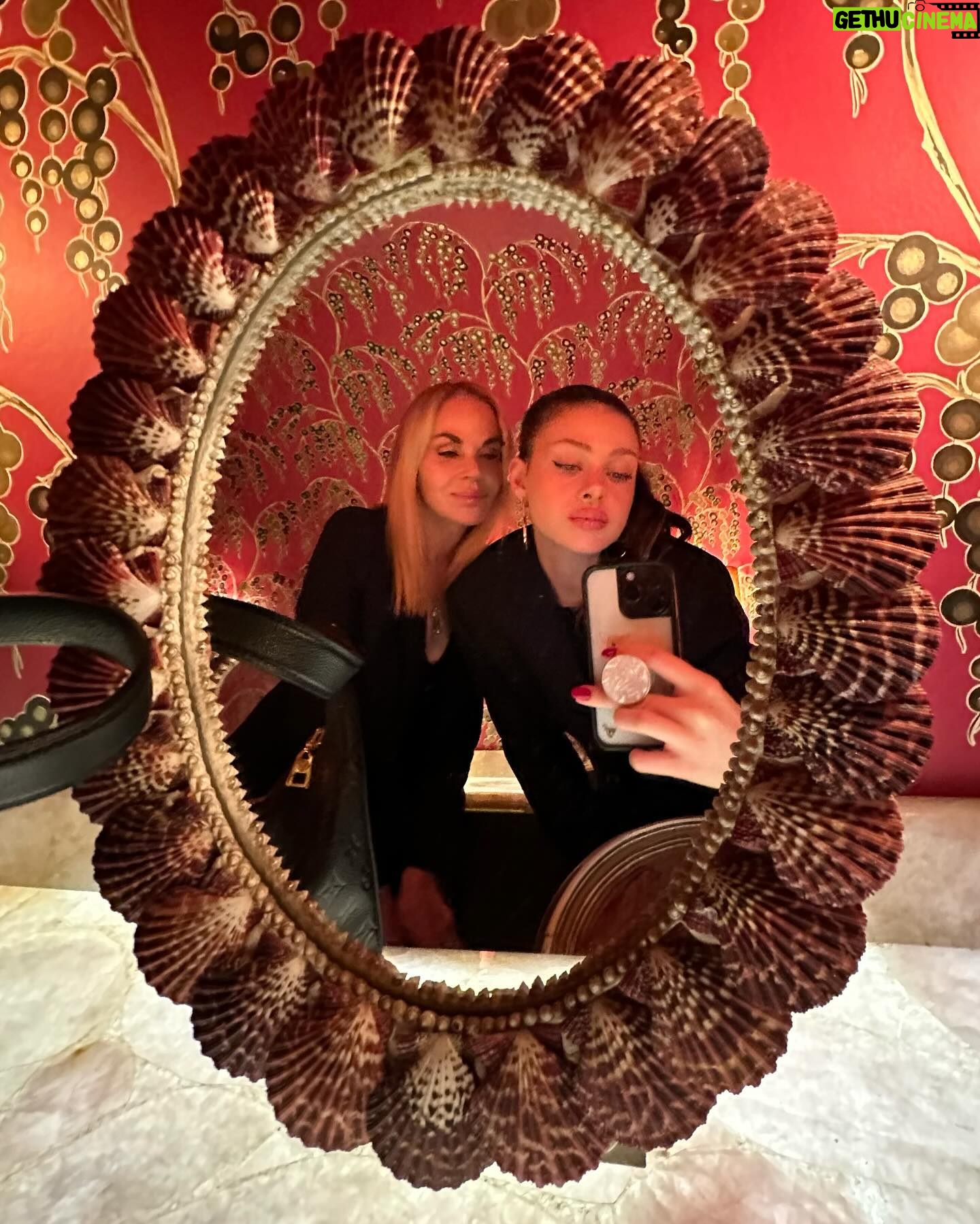 Nicola Peltz Beckham Instagram - london times 💋