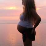 Jessie James Decker Instagram - Love seeing how y’all are using “I’m Gonna Love You” in your own posts with your precious families ☺️ I can’t wait to meet this sweet baby 🥰 Swipe to the end for now ❤️❤️❤️❤️