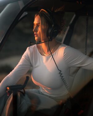 Kinsey Wolanski Instagram - Hop in, I’ll take you anywhere you want to go 👩‍✈️🚁 

#pilot #plane #adventure #girls
