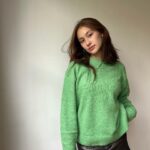 Lola Tung Instagram - It’s officially sweater weather, celebrate accordingly. @americaneagle #AEPartner #AEJeans