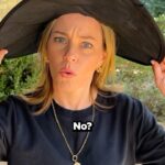 Elizabeth Banks Instagram - Who’s with me? 🧹
