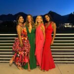 Sarah Michelle Gellar Instagram - #meetmeinstlouis I’m not crying, you are crying (ok I was sobbing) What a night celebrating @marymillermethod @trini1million So much ❤️