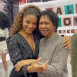 Juliana Alves Instagram - Parece um sonho. É foi real!
Uma sensação indescritível. Estar pertinho de um grande ídolo e participar de uma homenagem única. 
Assistam esse programa lindo!
Foi mágico.
Djavan merece!