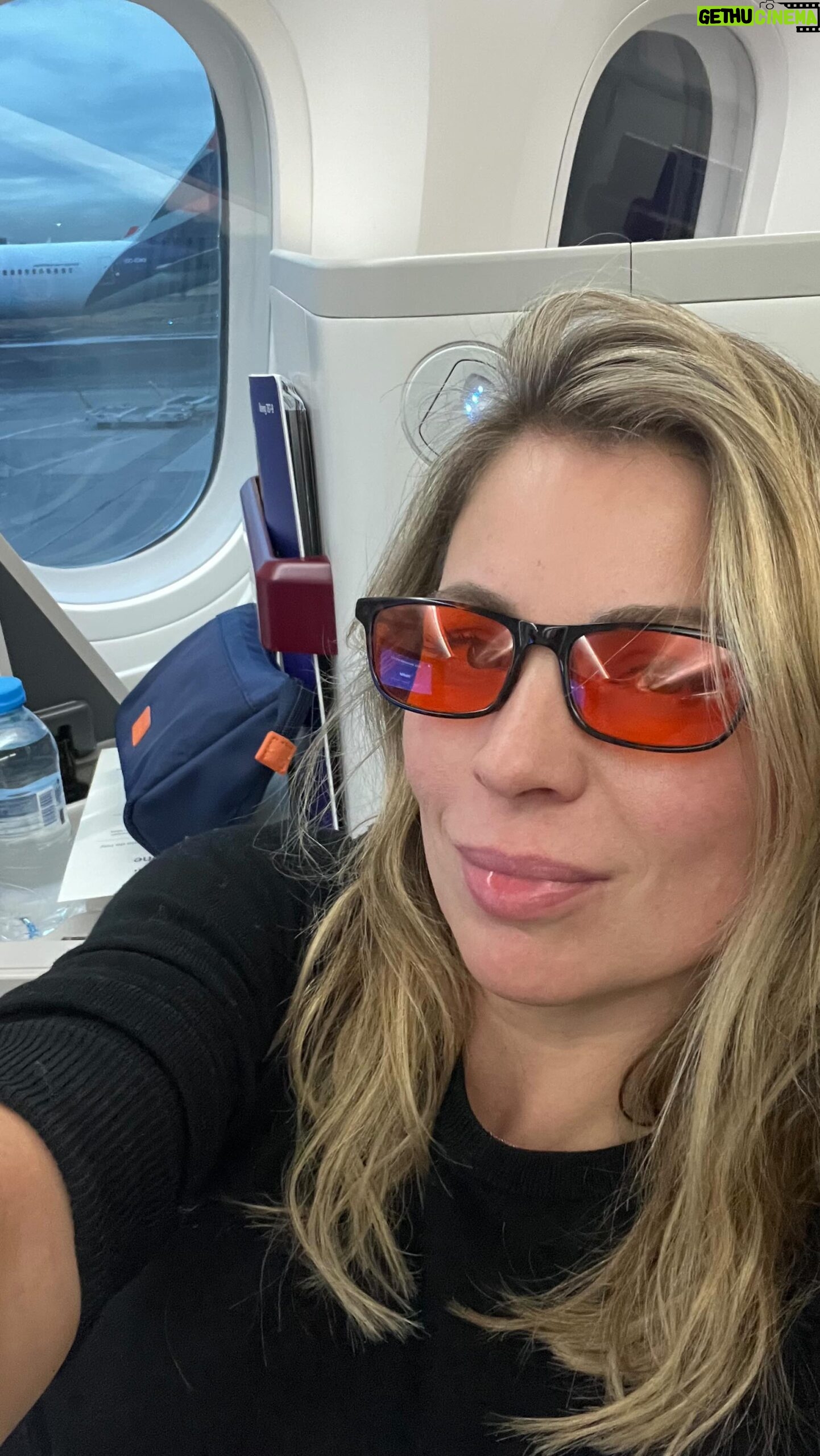 Ludwika Paleta Instagram - ✈️ Vámonos! #estoesvolar #premierone @aeromexico