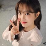 Park Bo-young Instagram - 11월 3일 넷플릭스에서 만나요💛