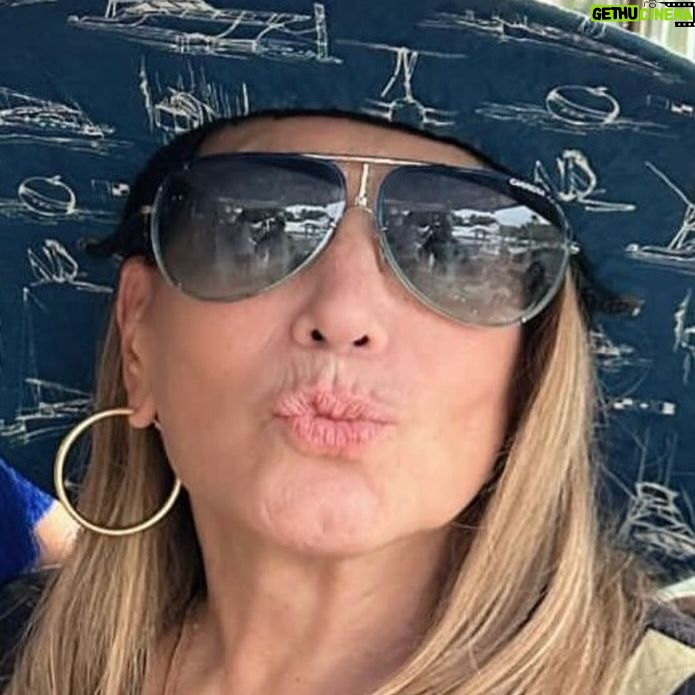 Susana Vieira Instagram - Beijo de bom dia 💋