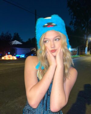 Jayden Bartels Instagram - u tell me what this costume is lol